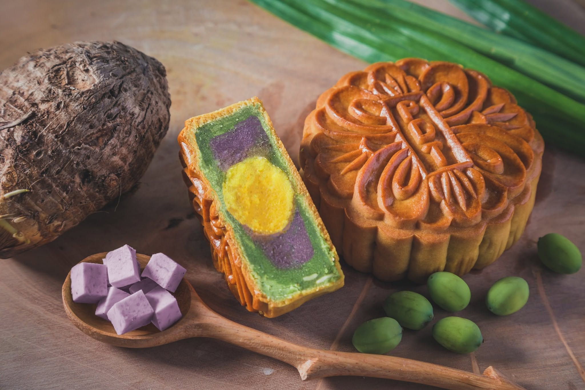 VỊ KHOAI MÔN VÀ HẠT SEN LÁ DỨA